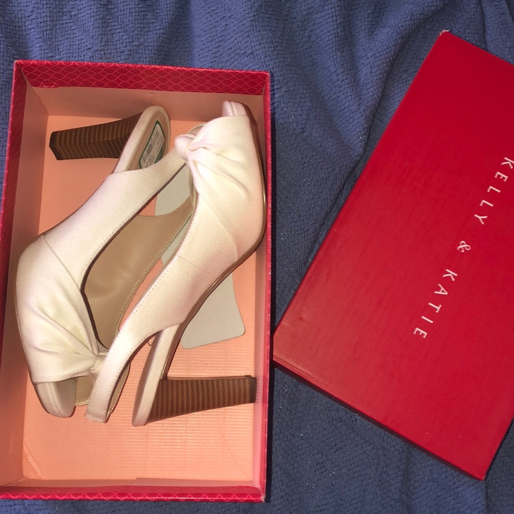 NWT Kelly & Katie Delisa Women Heels